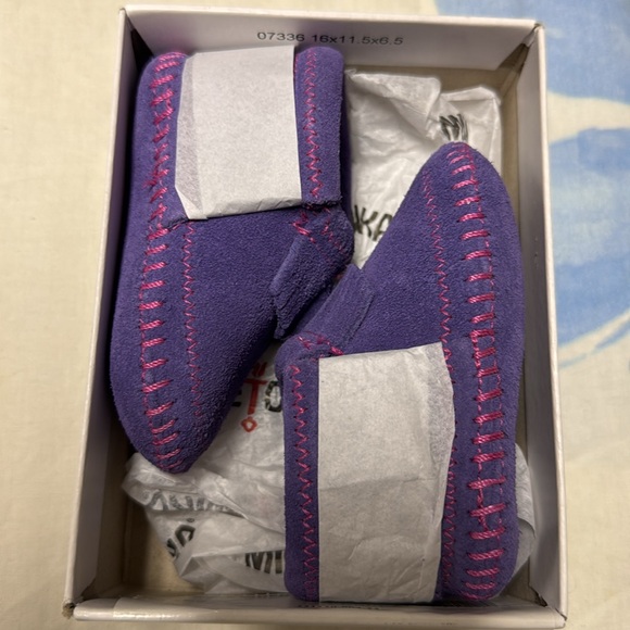 NIB Minnetonka ๐ Riley Bootie purple moccasin infant size 2 - Picture 13 of 14